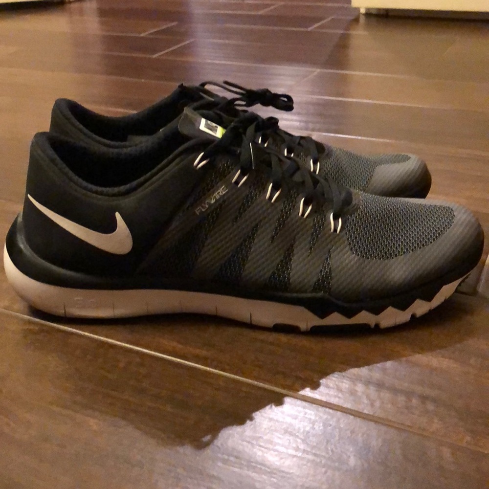 NIKE FREE TRAINER 5.0 V6